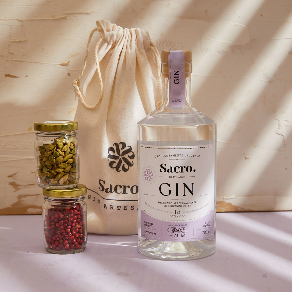kit gin artesanal uruguayo Sacro con dos botanicos a eleccion, en bolsa de tela reutilizable